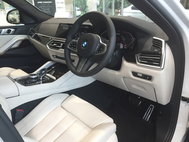 BMW X6 M50i​のインテリア