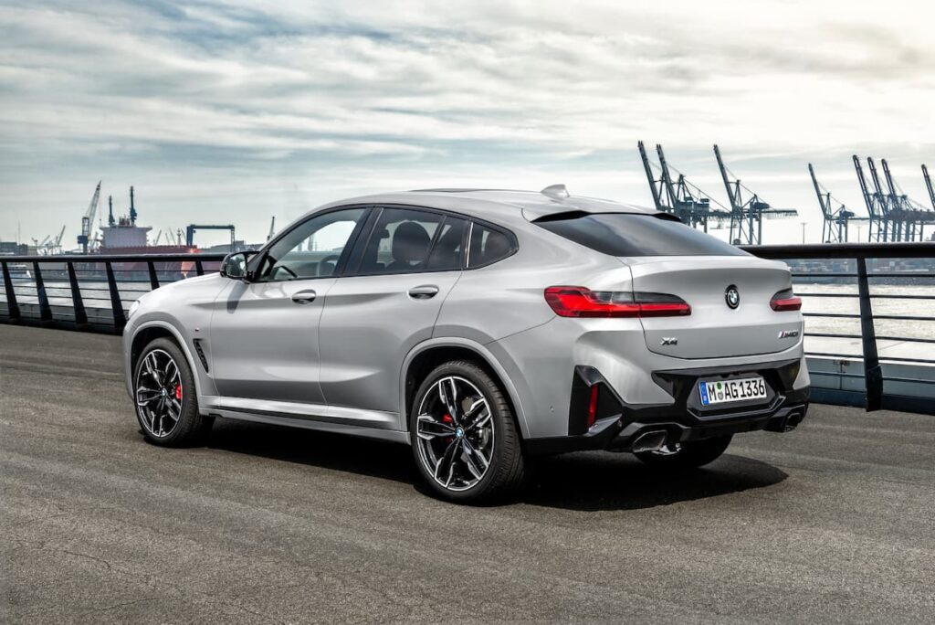 BMW X4 M40iの後ろ