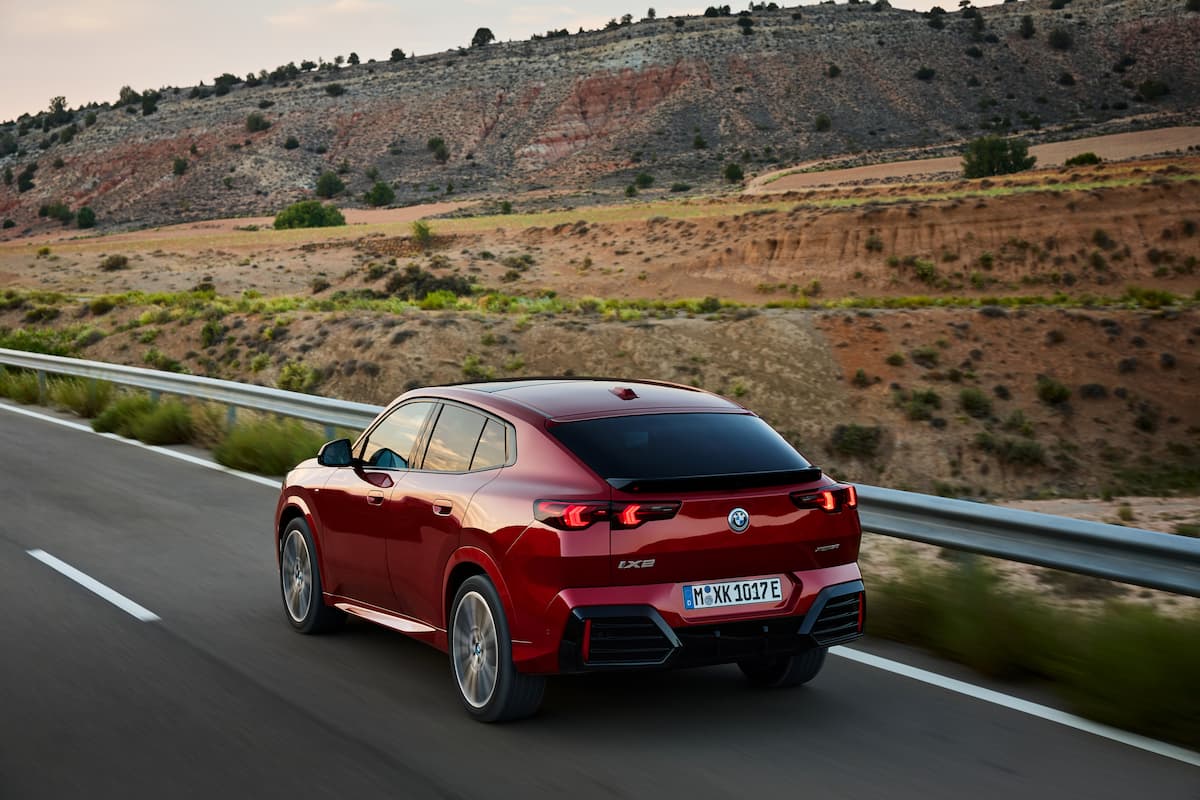 BMW iX2 xDrive30