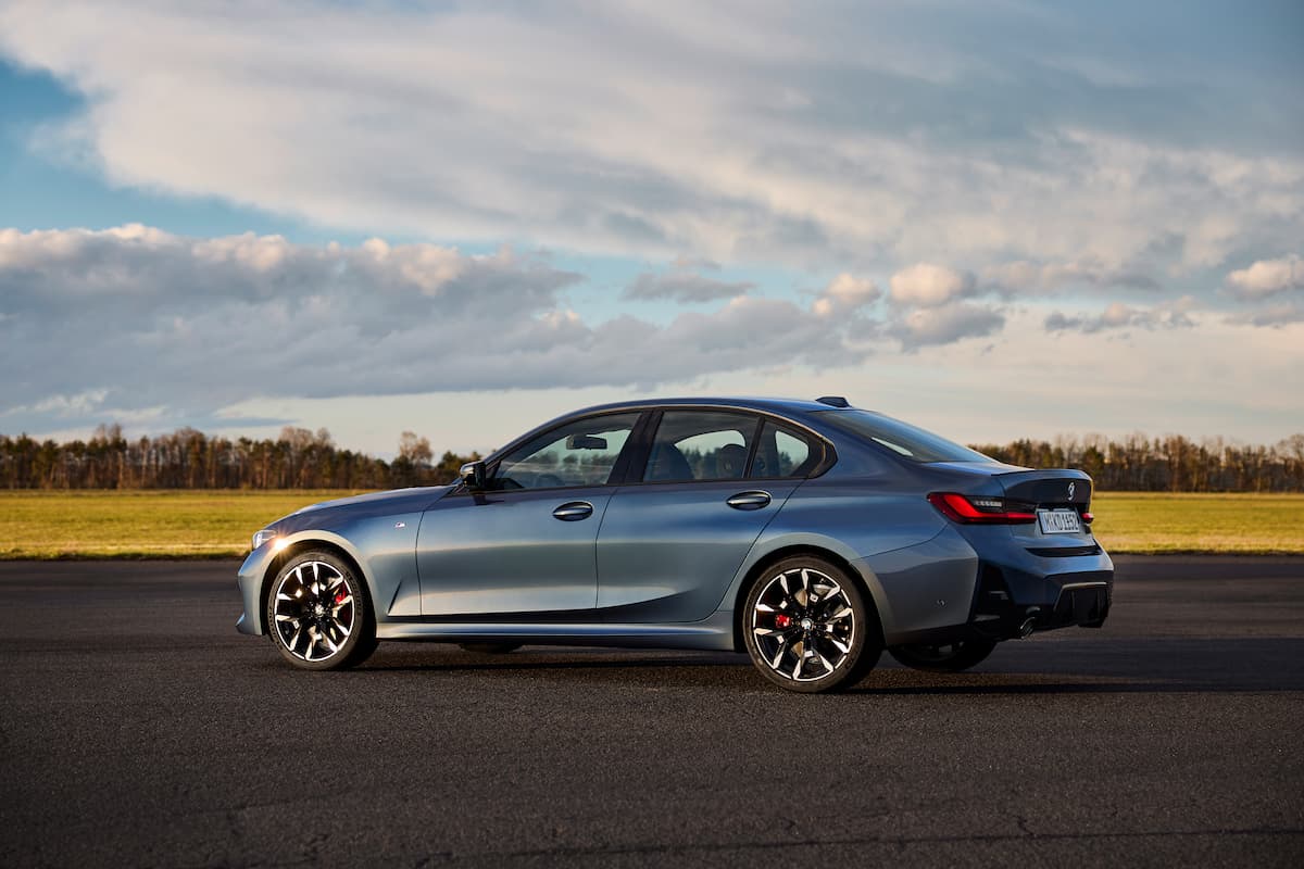 BMW 330i Sedan