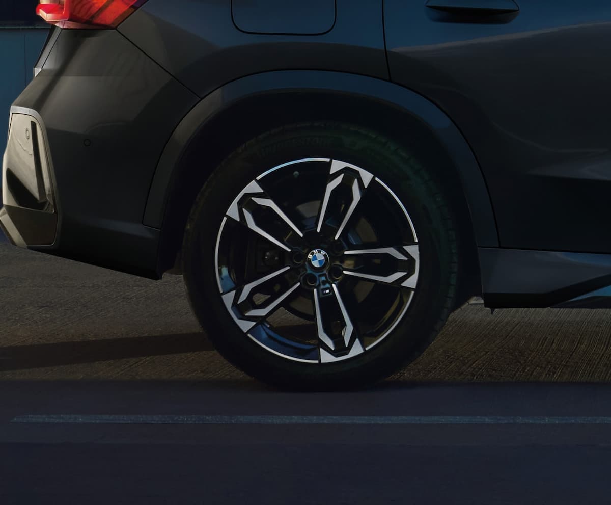 BMW X1 エディションシャドウのホイールアップ