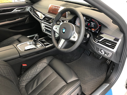 BMW 740d xDrive M Sportのインテリア